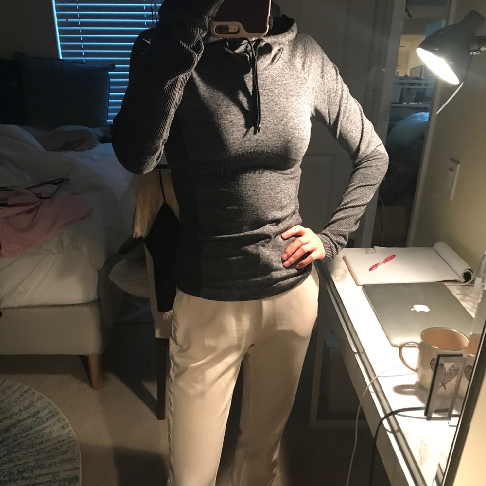 NWOT Gymshark workout top/sweater/pullover